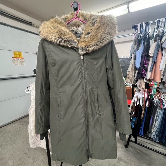 Aritzia St Mortiz Jacket - Picture 1 of 2